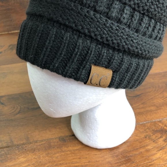 Paw Print Classic‎ CC Beanie
